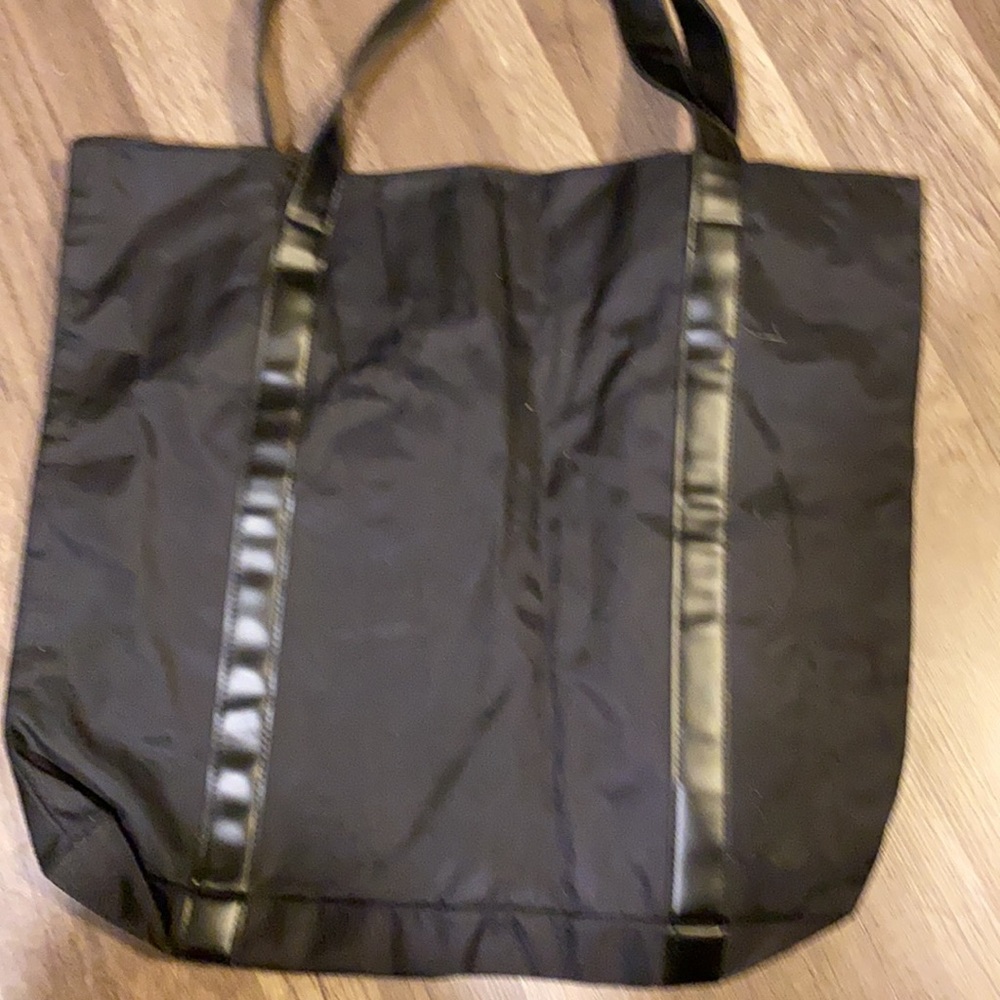 Givenchy tote - Picture 2 of 4